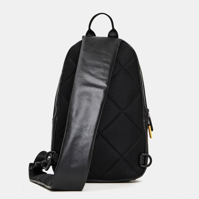 Vertical crossover backpack