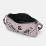 Shoulder bag with chain