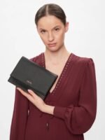 CHAIN CROSSBODY