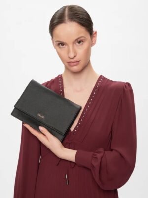 CHAIN CROSSBODY