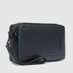 Clutch with two dividers