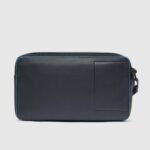 Clutch with two dividers