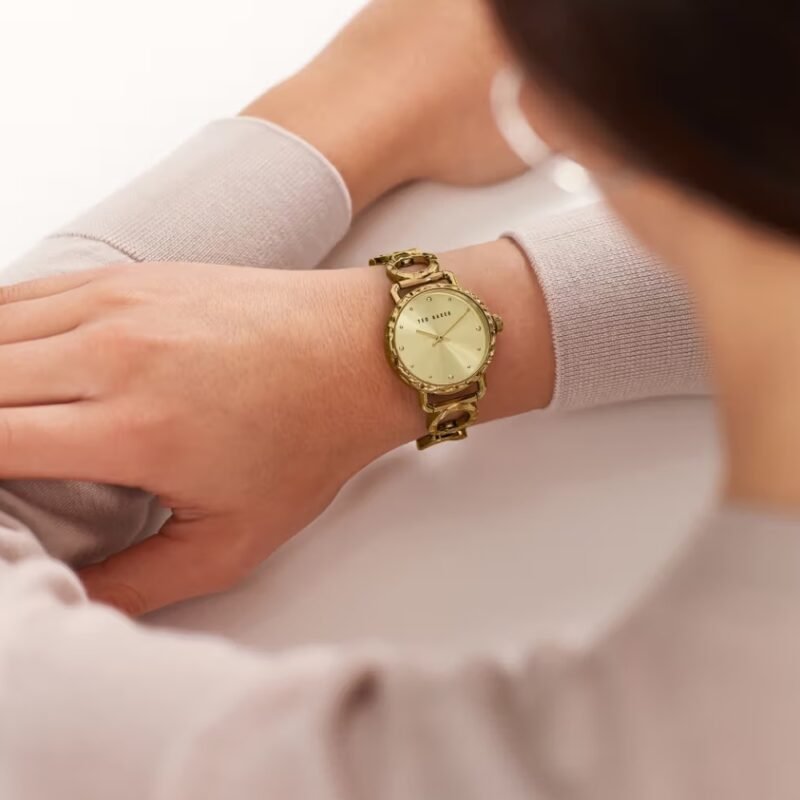 VICTORIAA Gold Watch