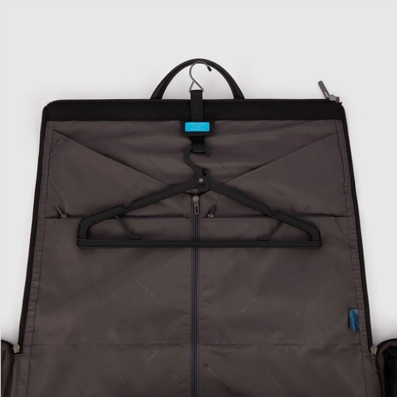 Garment hanging  Duffel bag