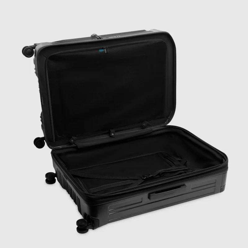 Large 4 wheel suitcase with dual opening