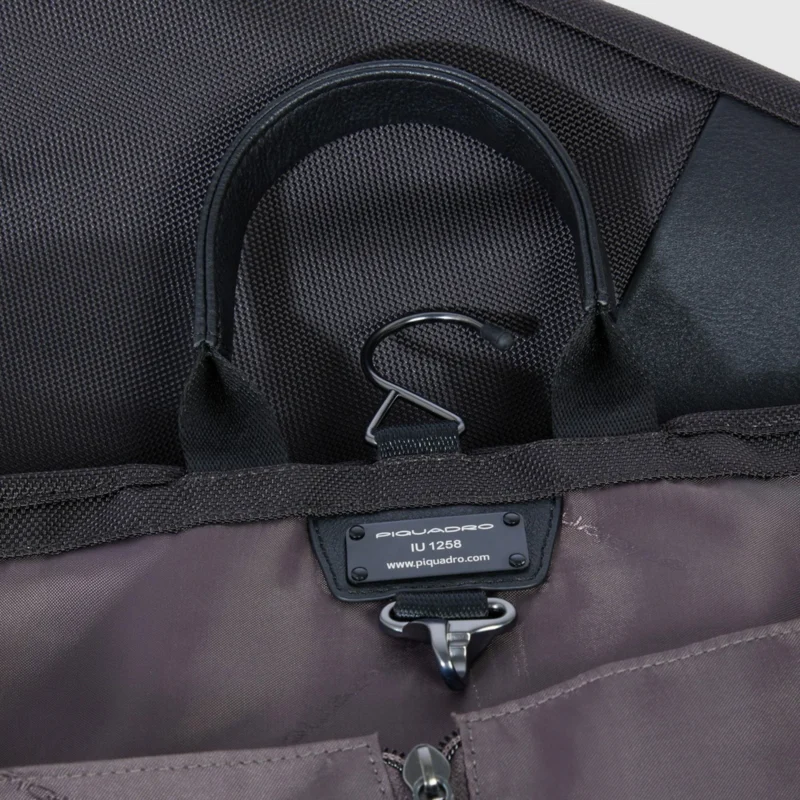 Folding garment bag